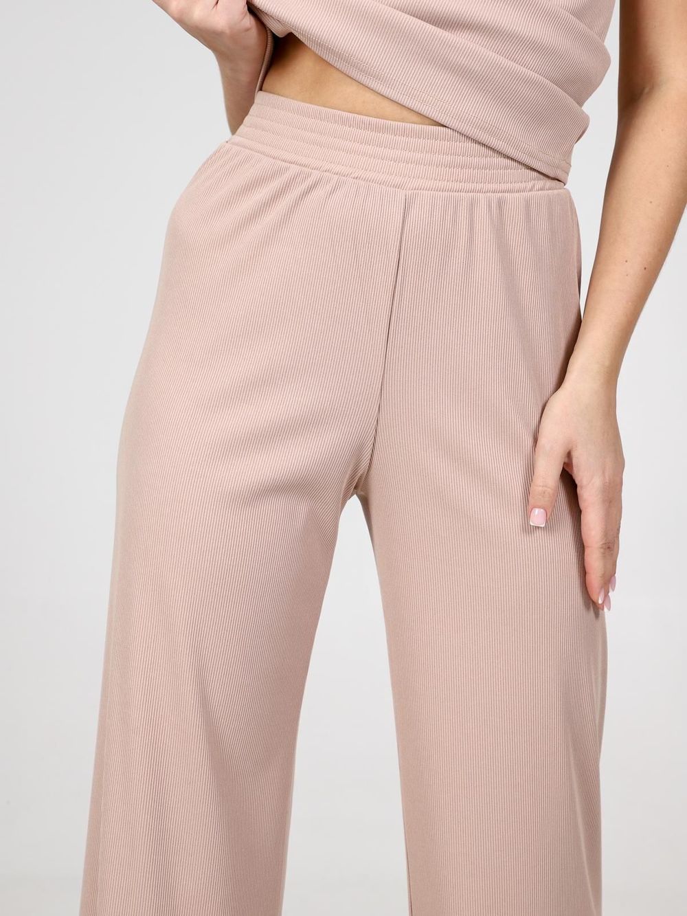 Гвинея - костюм бежевый Iv-capriz (Акция)