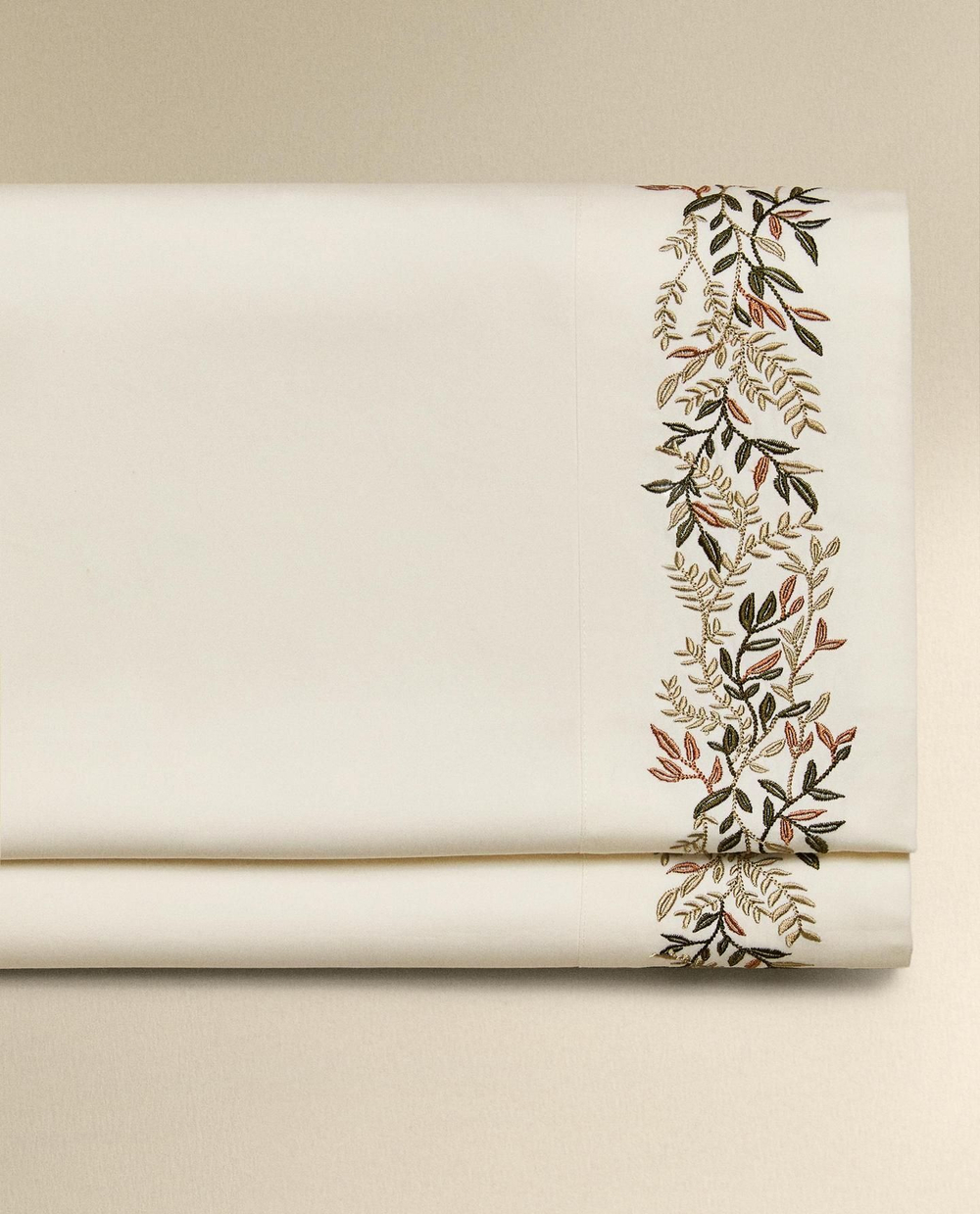Zara Home - Простыня из атласа с вышитыми листьями, зеленый, 160x280 см