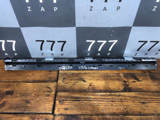 Шторка солнцезащитная Skoda Octavia 4 (A8) 19-нв Б/У Оригинал 5E68613339B9