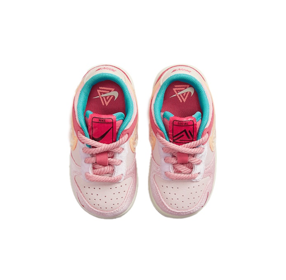 Детские кроссовки Nike x Social Status Dunk Low 'Strawberry Milk' DM3350-600