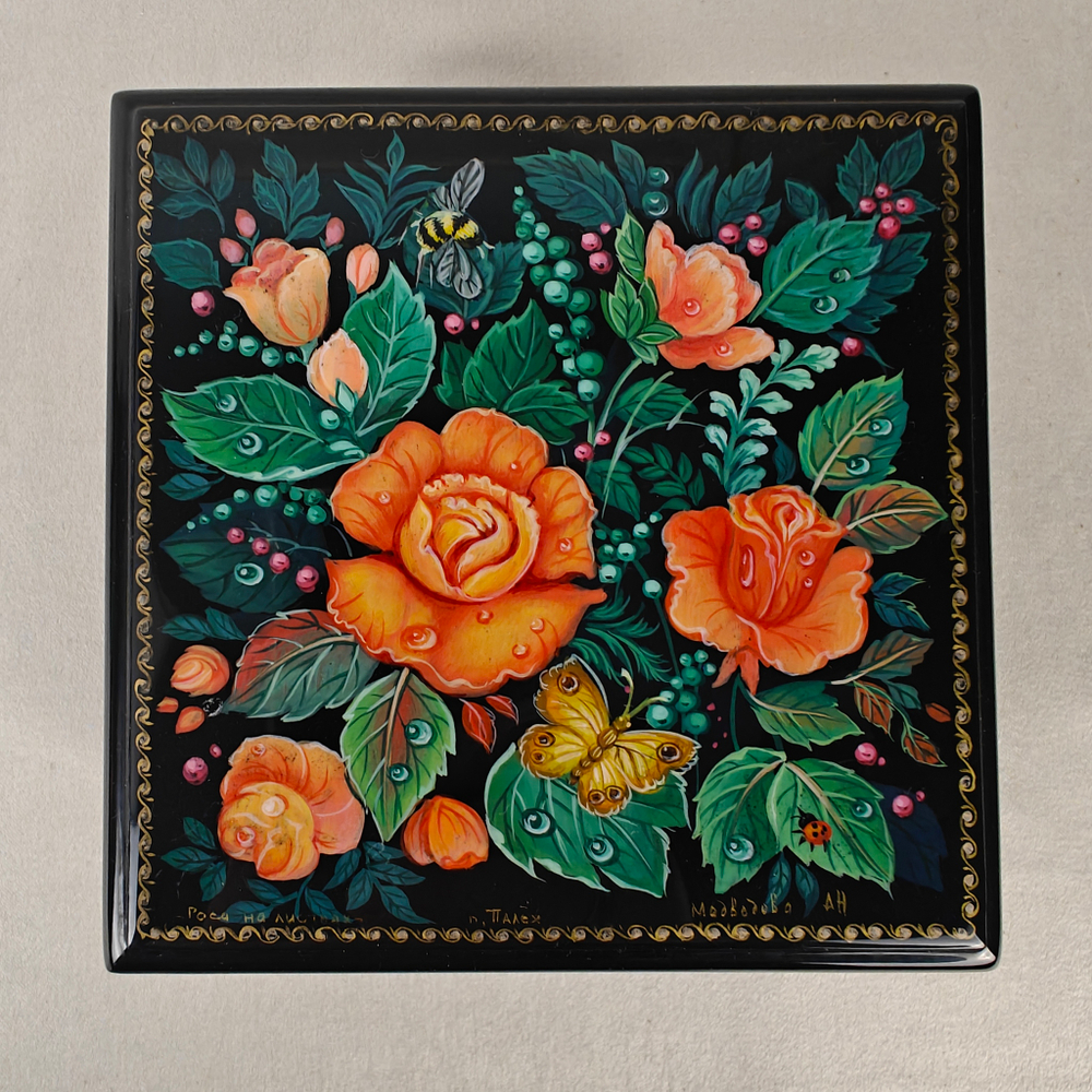 Шкатулка с росписью Палех "Розы"