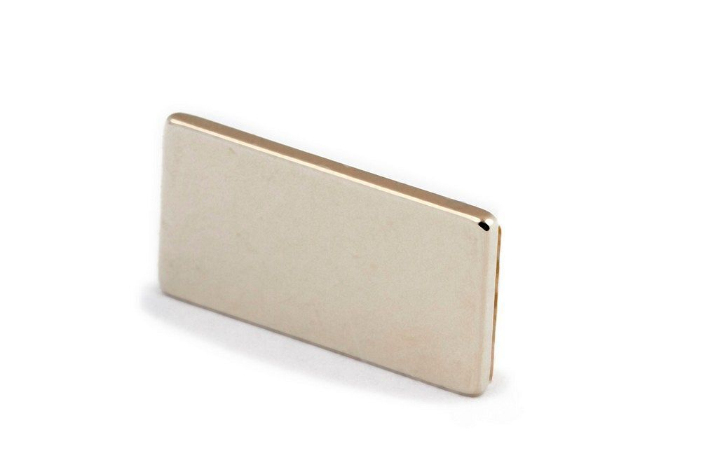 Неодимовый магнит прямоугольник 15х8х1 мм, с клеевым слоем