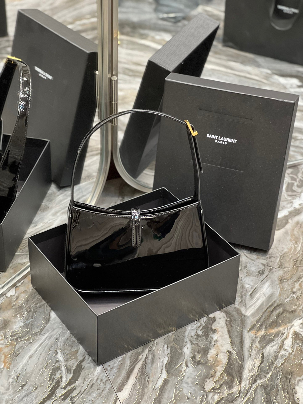 Saint Laurent Le 5 à 7 Hobo Bag