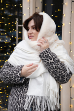 Палантин с мехом молочный