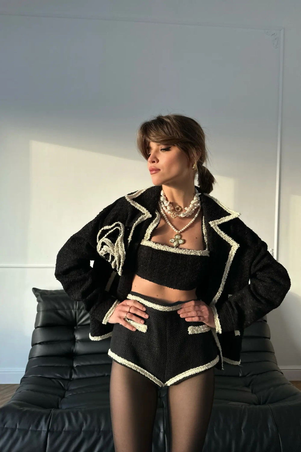 Двубортный жакет-бомбер с розой