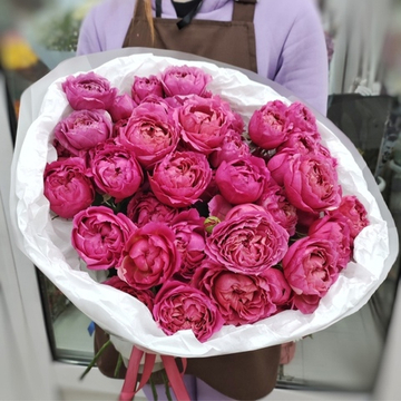 Букет с 9 кустовыми пионовидными розами "Julietta Cerise"