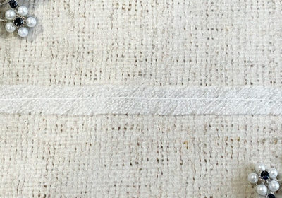 Лента нитепрошивная с усилением по косой с нитью, ш. 1,2 см, белый