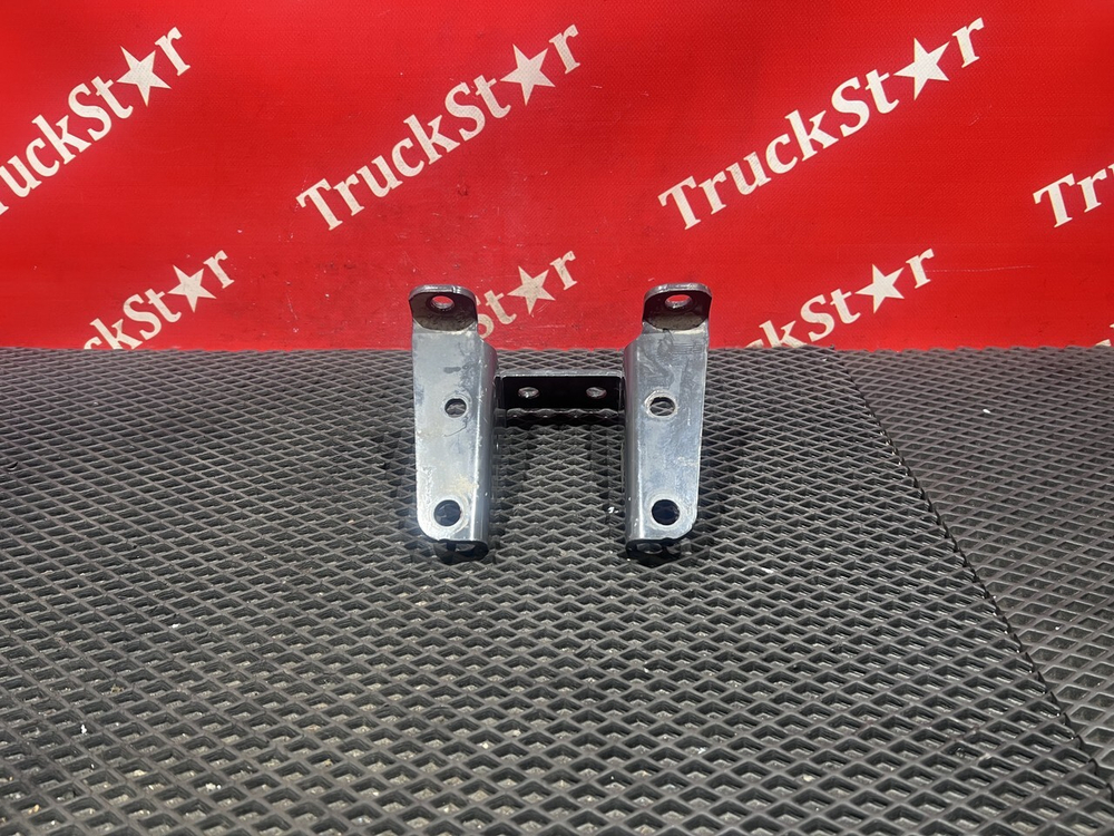 Кронштейн крыла заднего 2021г