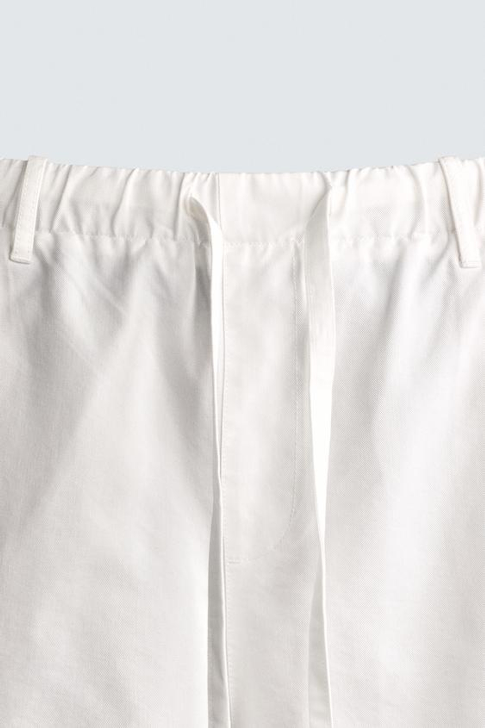 ZARA ШОРТЫ REGULAR FIT ИЗ ХЛОПКА И ЛИОЦЕЛЛА, ЖЕЛТОВАТО-БЕЛЫЙ