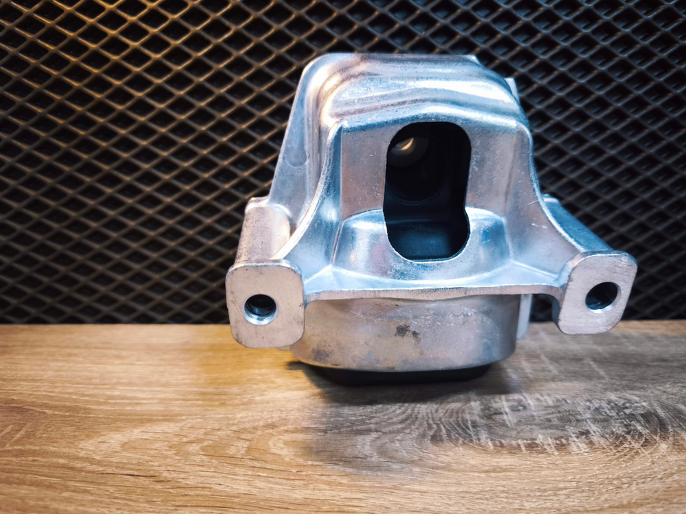 Опора двигателя LMI правая AUDI a (b8) a6(c7)/a8 q5 2008-12