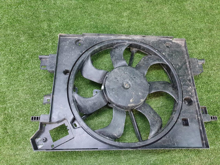 Диффузор с вентилятором Renault Logan 2 (2014-2022)