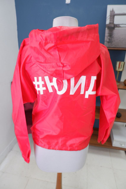 Куртка-дождевик с принтом "#ЮИД" 44 размер