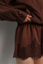 Комплект бельевой с кружевом шоколадный