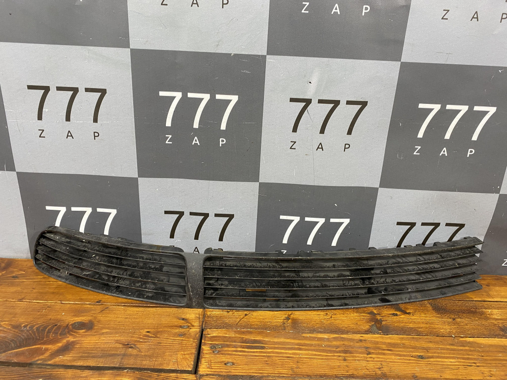 Решетка переднего бампера Volkswagen Passat B5 БУ Оригинал 3B0853677B