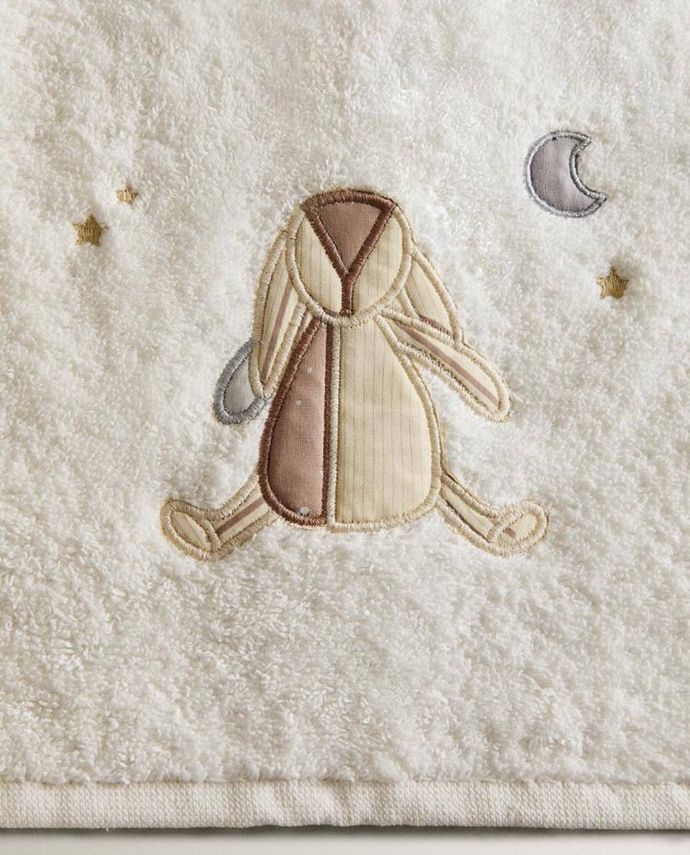 ZARA HOME Детское банное полотенце с зайчиком, желтовато-белый