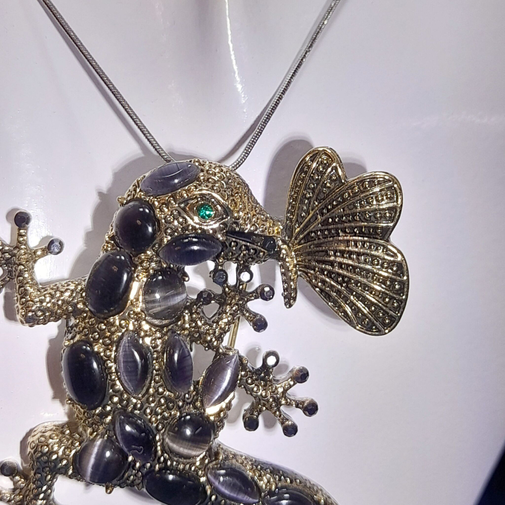 Брошь-кулон "Ящерица с бабочкой"