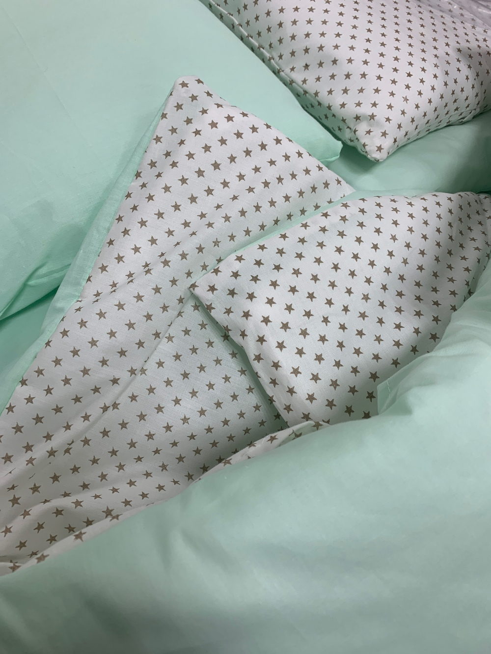 Комплект в кроватку 18 предметов "Король лев" зеленый, сатин