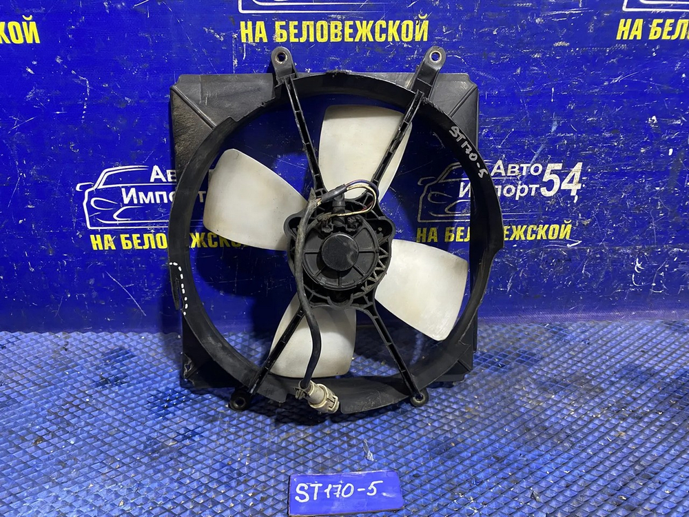 Диффузор радиатора двигателя TOYOTA CARINA 1990