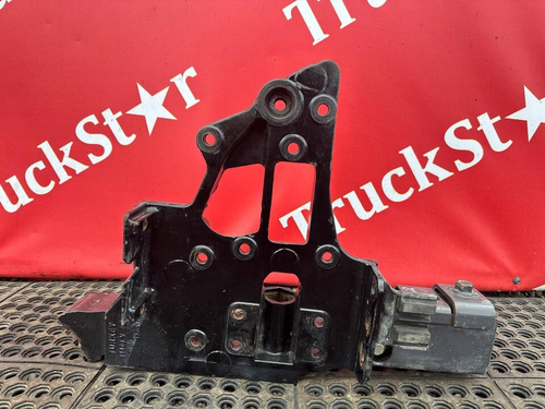 Кронштейн буксировочный правый 2017 г.