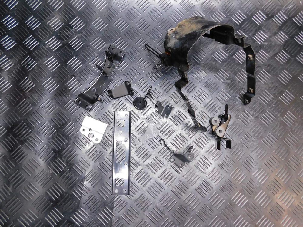 Крепления Kawasaki Ninja 250R (разные, одним лотом)