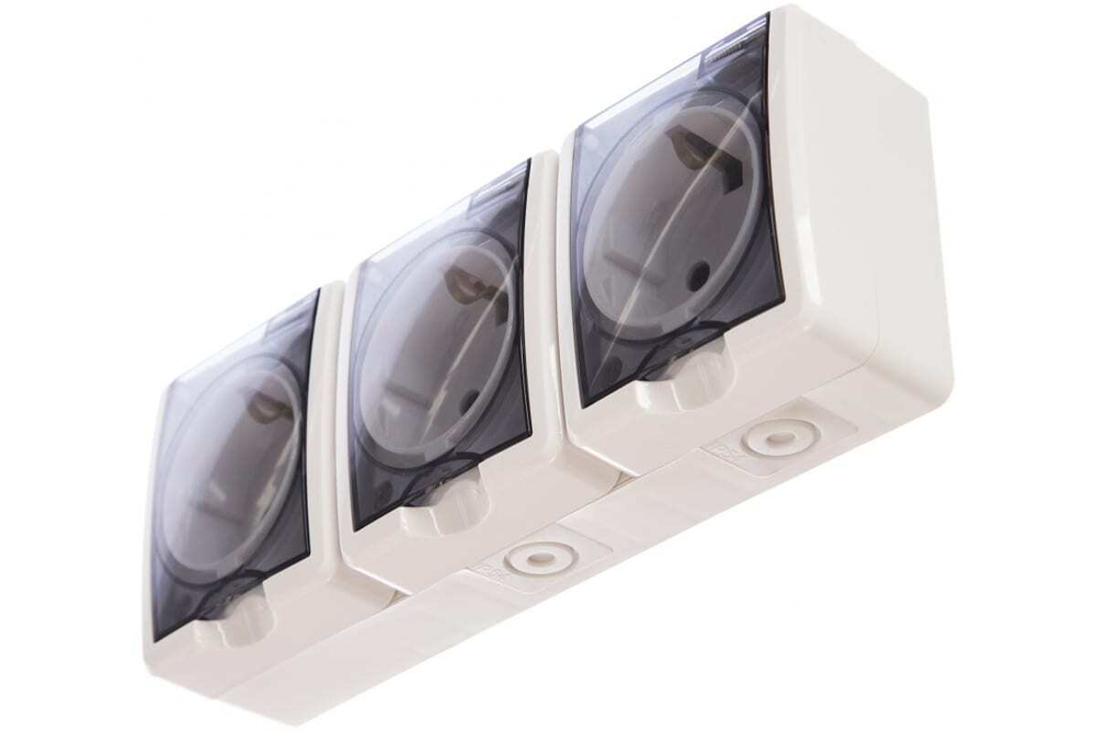 Розетка 3-местная накладная IP54, 16A-250В, белый Эксперт ЭРА