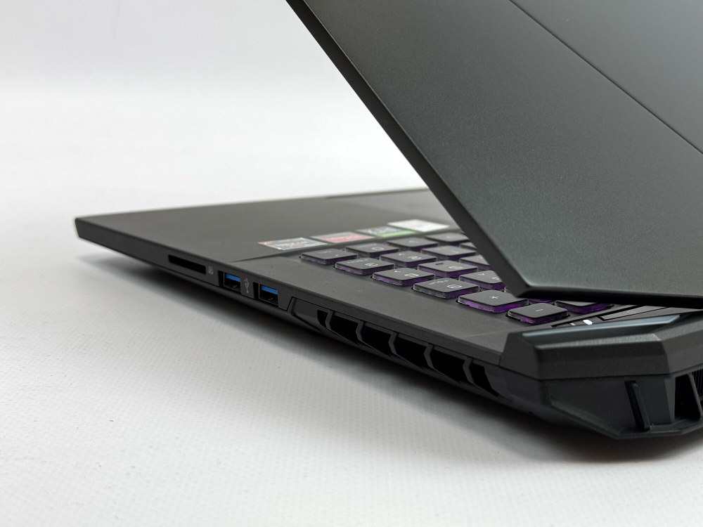 17.3 Игровой ноутбук Mechrevo Ryzen 7 6800H / RTX 3070 Ti / 16GB / 512GB / 2.5K / 240Hz / Win11 / RU-EN клавиатура