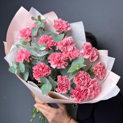 Букет "Сия" (Гвоздики, Эвкалипт)