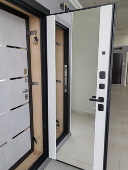 Дверь входная Портика Porta R-3 99/П05