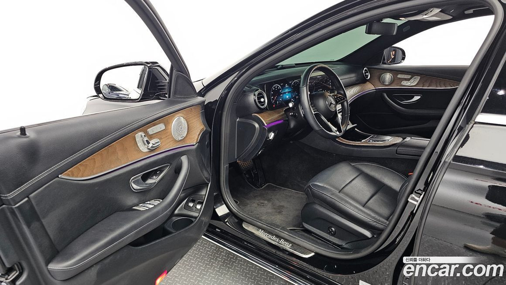 Mercedes-Benz E-Class W213 E300e 4MATIC Exclusive (01.2021)