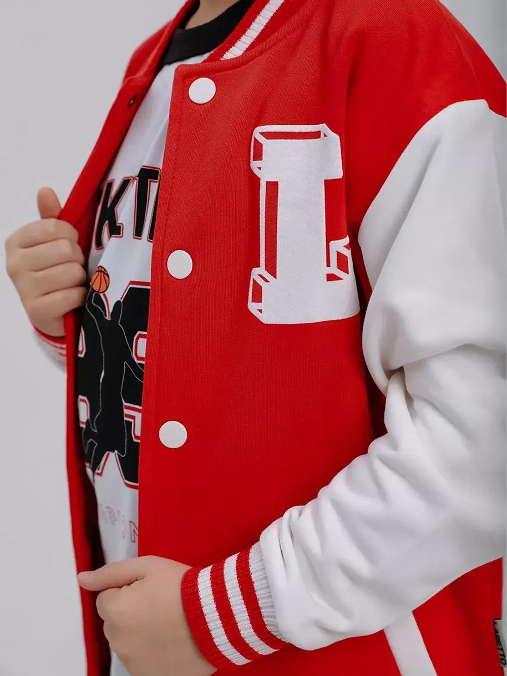 Красный бомбер для школы и сада