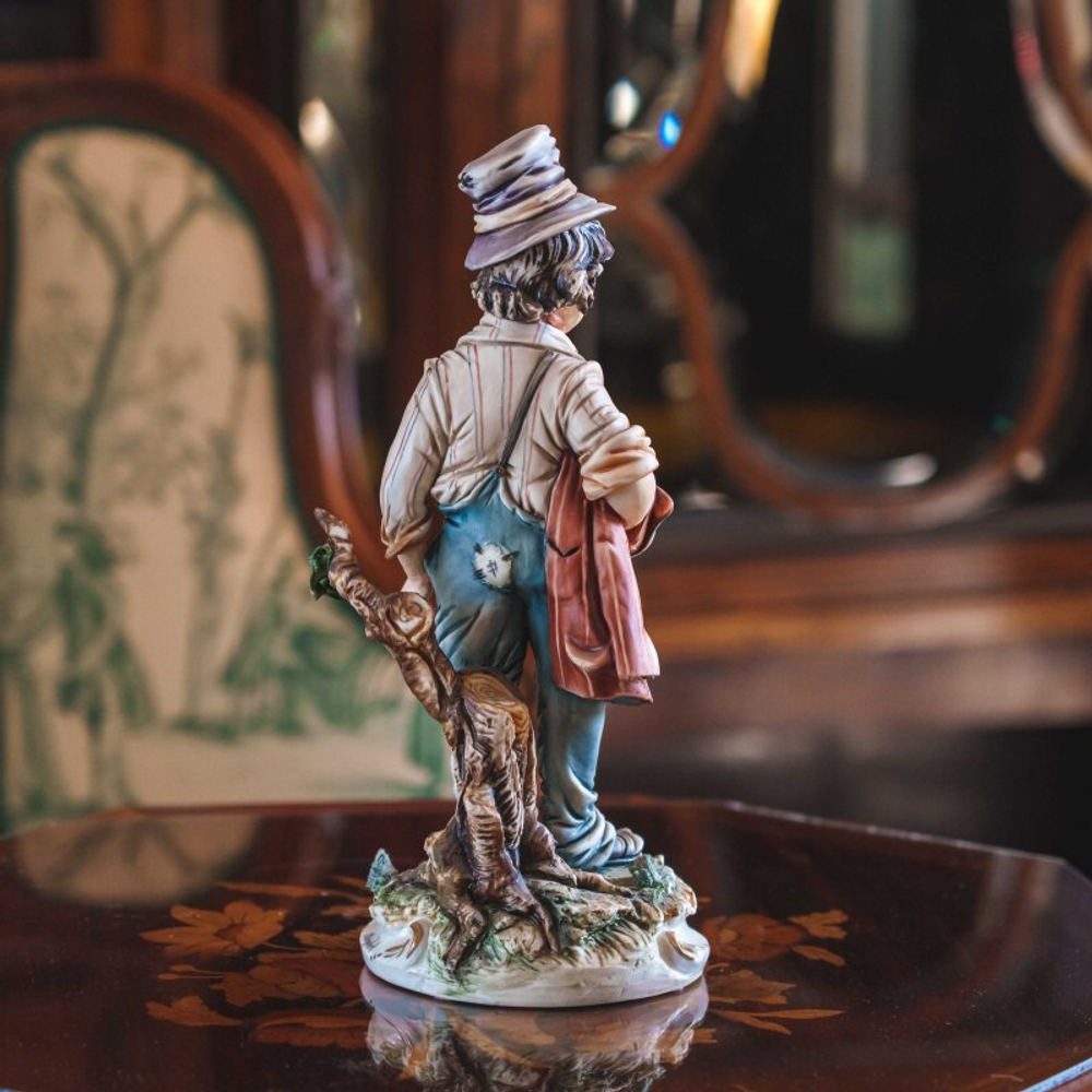 Фарфоровая мануфактура Capodimonte «Гекльберри Финн»