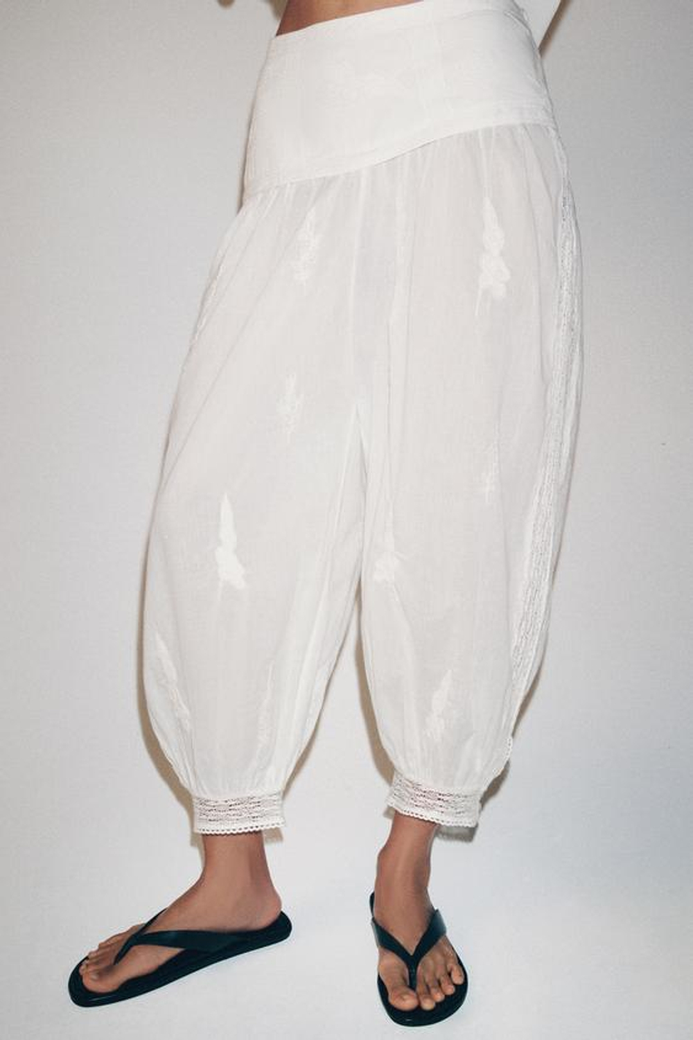 ZARA БРЮКИ-БАГГИ С ВЫШИВКОЙ — ZW COLLECTION, ЭКРЮ