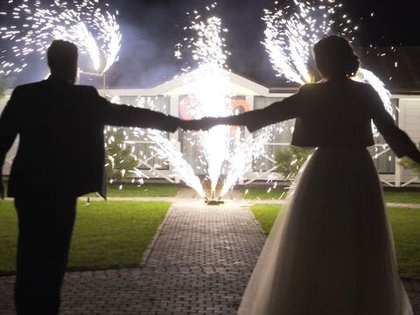 Салют на свадьбу – модная тенденция