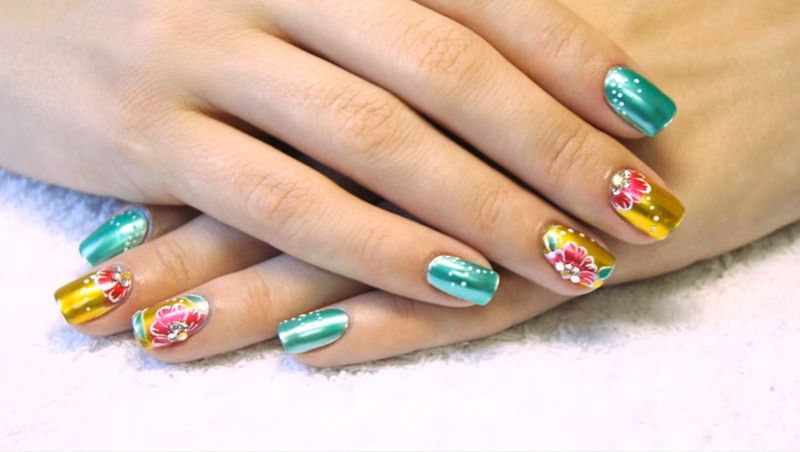 МК Весенние Цветы. Весенний дизайн с использованием Smart геля на Верхних формах и витражного гель-лака Tint