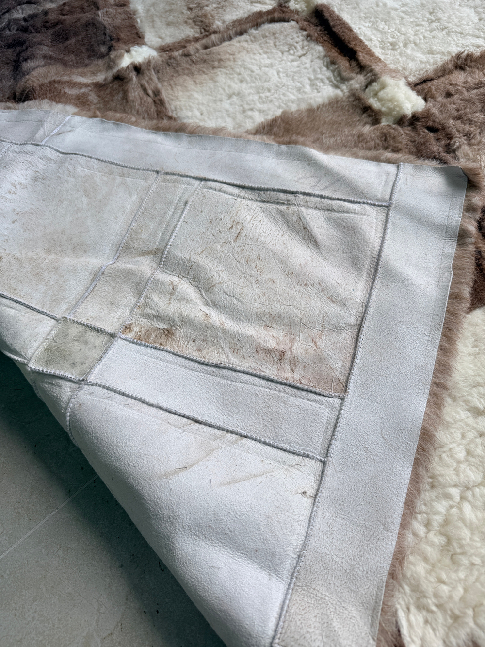 Ковер прямоугольный натуральный мех овчина, 200 х 180 см.