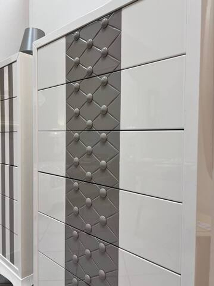 AMURA Комод 6 ящ.(70*145) 98% GLOSS/CAPITONE