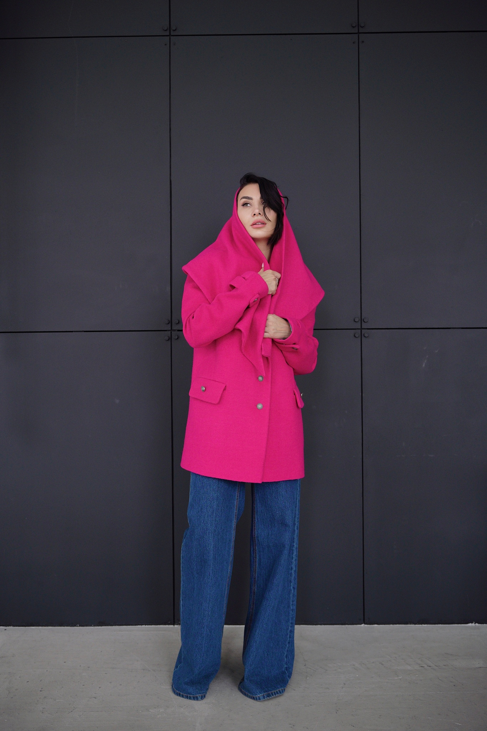 Пальто-пижак с оригинальным шарфом