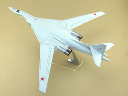 Модель самолета Ту-160 (М1:100, RF-94111, Андрей Туполев)