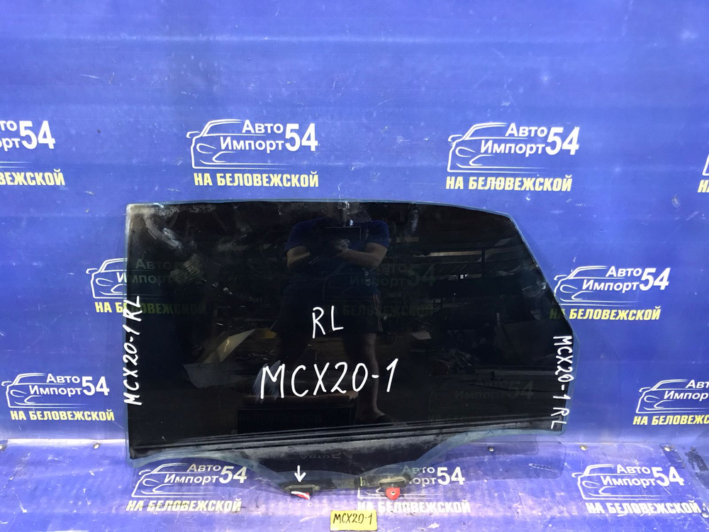 Стекло двери задней левой TOYOTA PRONARD 2000