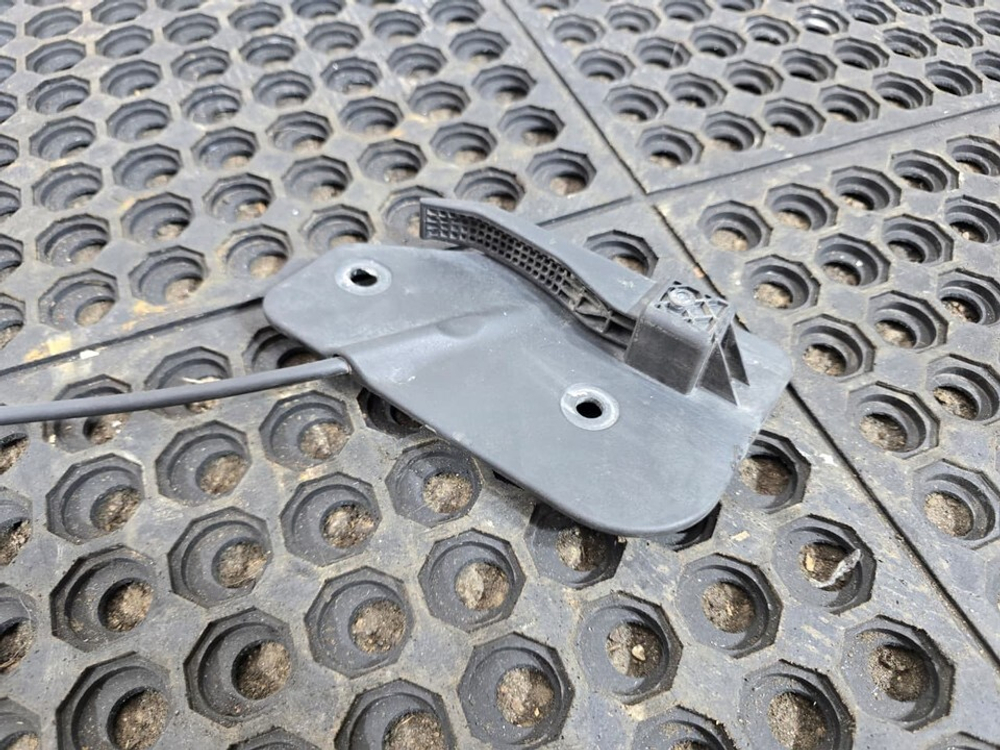 Комплект замков капота 2020г.