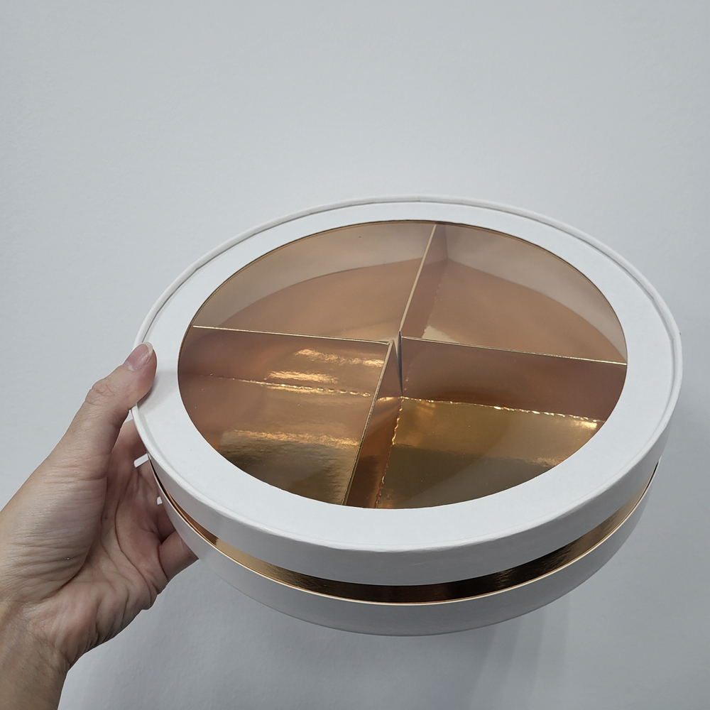 Коробка под ягоды ТУБУС d=24,5 см h=5 см Белая/золото (ложэлемент убирается)