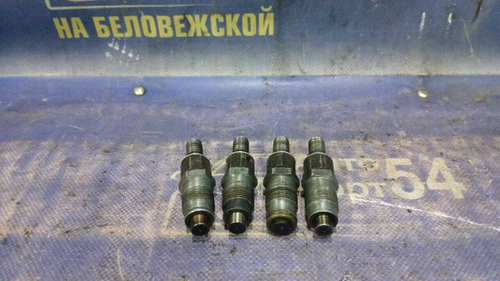 Форсунка топливная TOYOTA CRESTA 1994