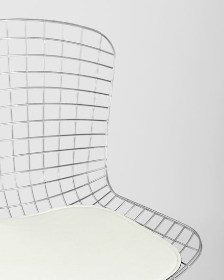Стул обеденный Bertoia хромированный с белой подушкой