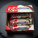 Шоколадный батончик Kit Kat Chunky Duo молочный и белый шоколад 38 гр 1 шт
