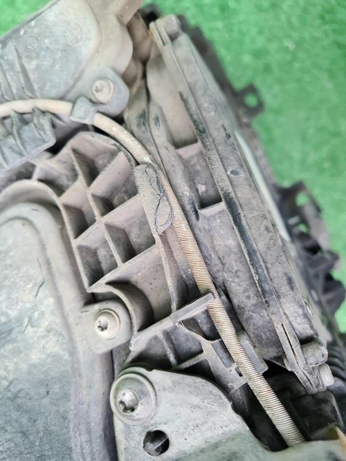 Фара левая Scania R-Series (2016-н.в.) галоген