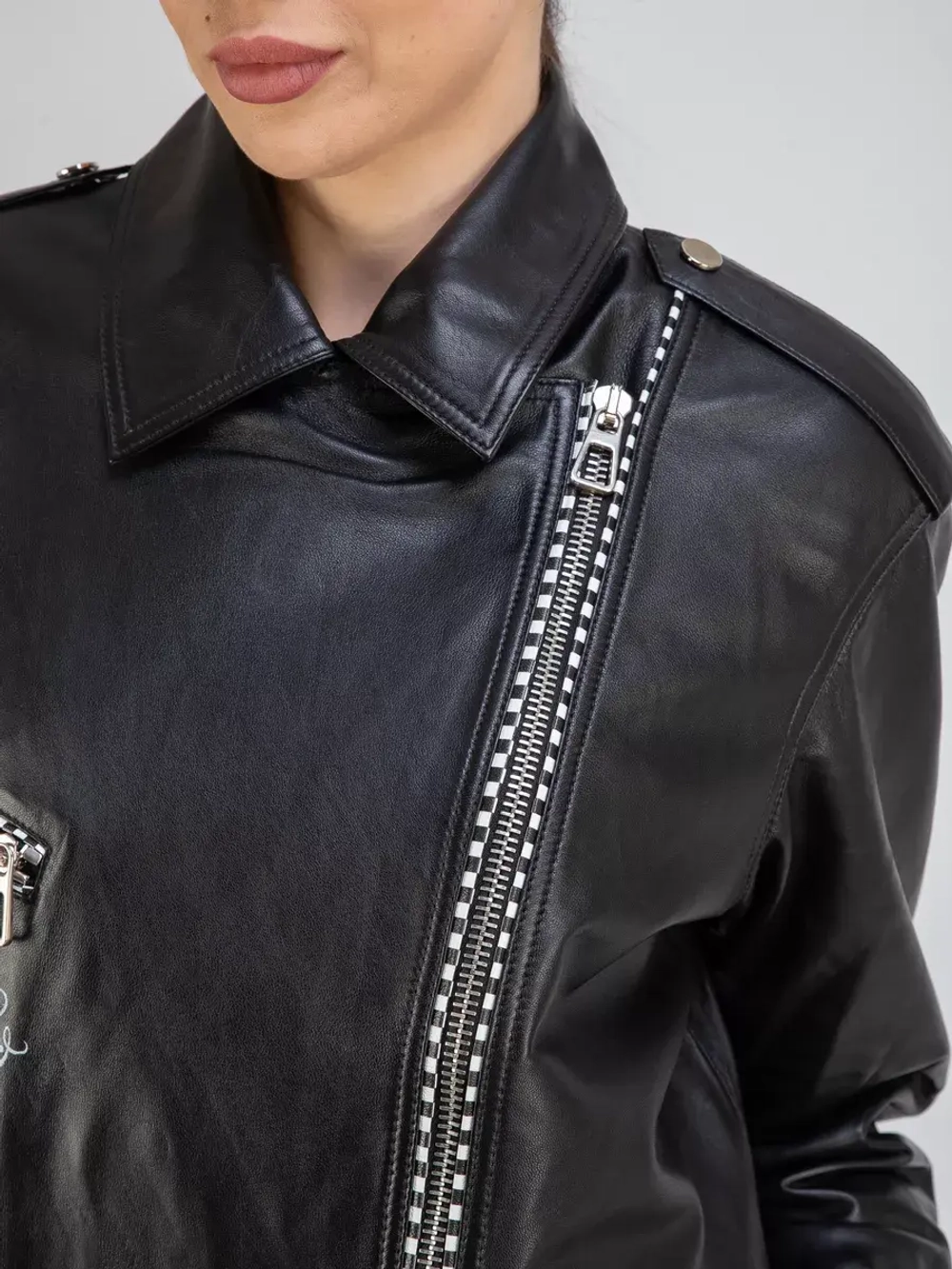 Кожаная куртка демисезонная оверсайз косуха