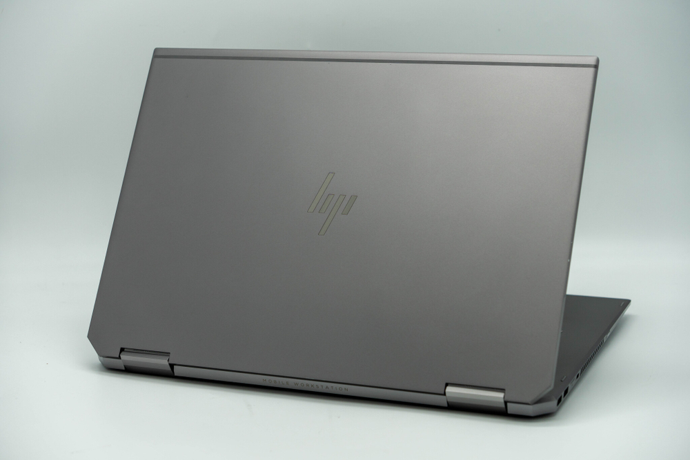 HP ZBook Studio x360 G5 ( Xeon E-2176M / Quadro P1000 )