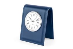 Часы на подставке из кожи цвет сапфир