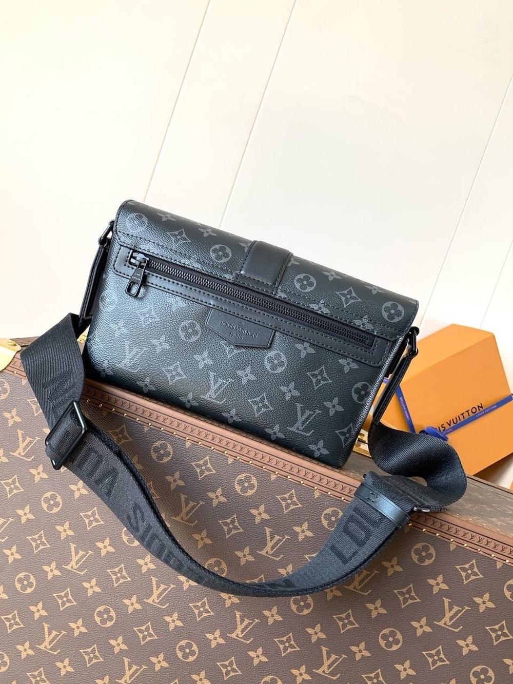 Сумка через плечо Louis Vuitton S-Cape