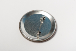 Значок «Ягоды Карелии» на булавке